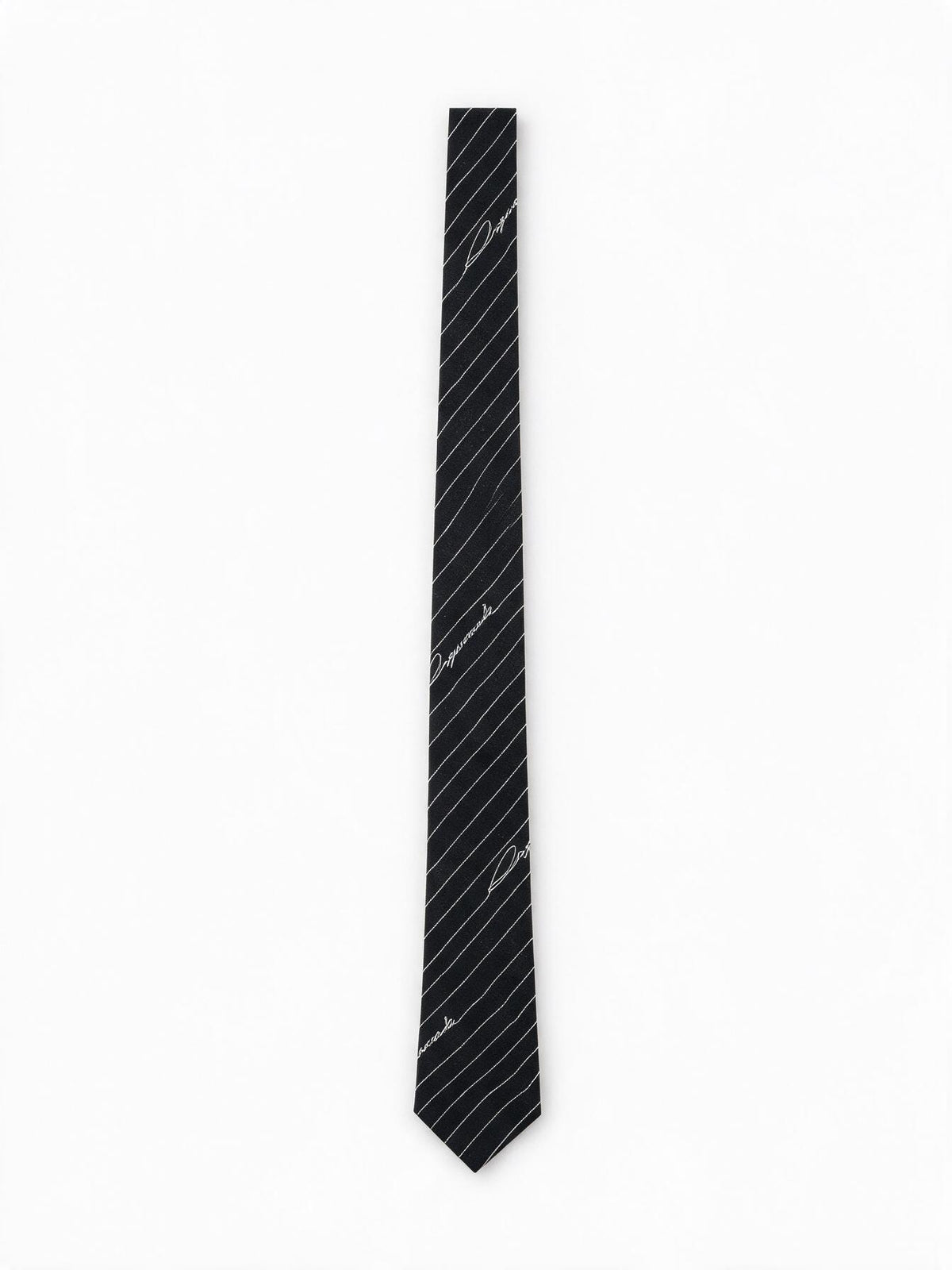 Dsquared2 Cravatta D2 CLASSIC TIE Black con righe diagonali